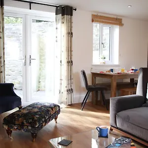 Burgess Yard 2-bedroom Cottage, Ferienhaus Bath